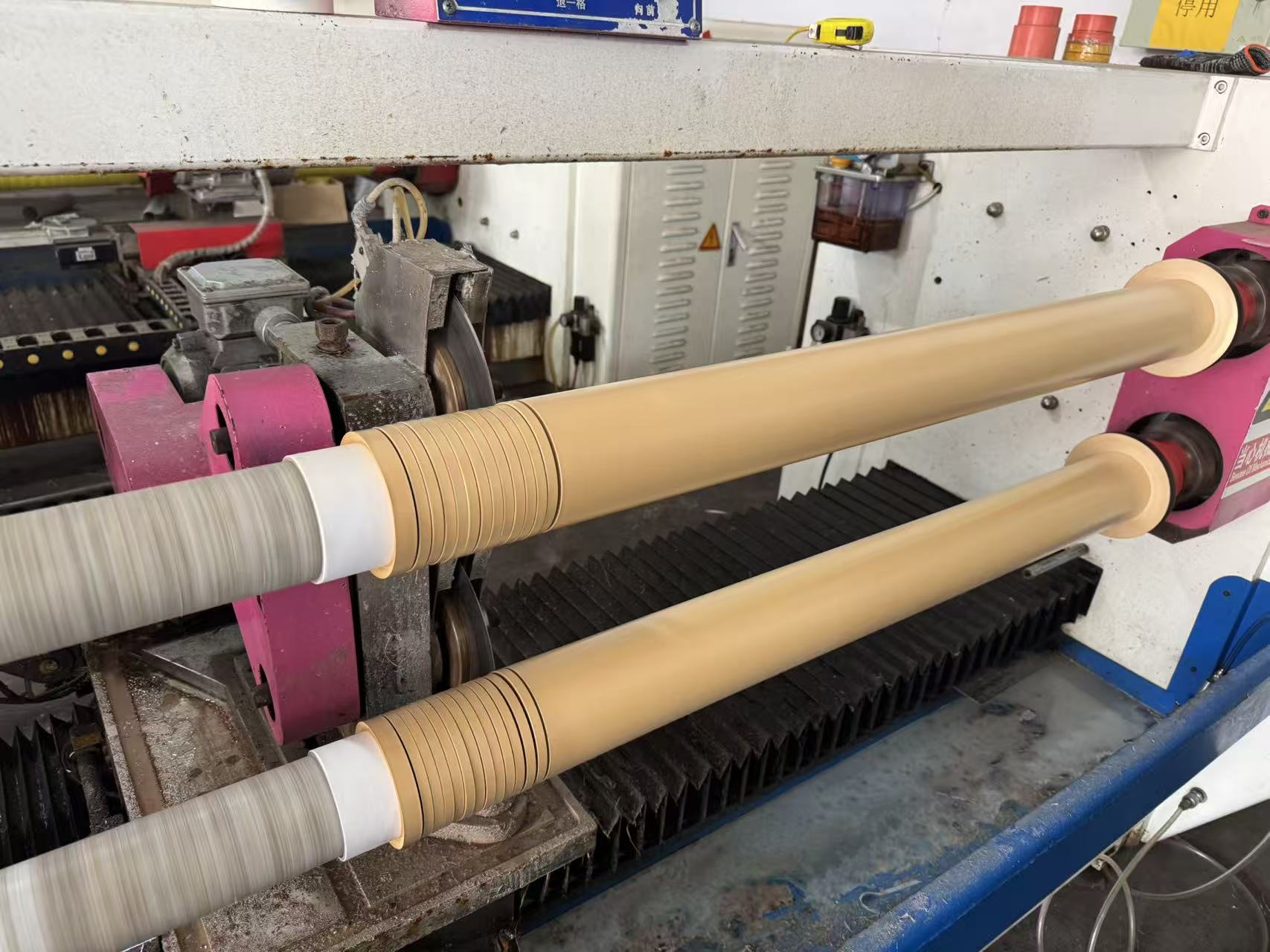 Naghuhubog ang Raw Material Volatility ng mga Bagong Pattern para sa Industrial Adhesive Tape Manufacturing Naghuhubog ang Raw Material Volatility ng mga Bagong Pattern para sa Industrial Adhesive Tape Manufacturing